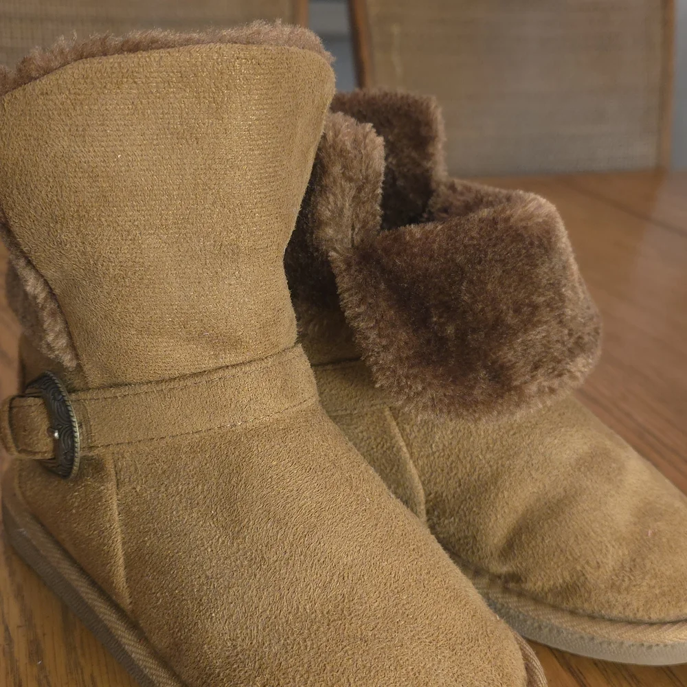 Rampage Kids Brown Faux-Suede Plush-Lined Ankle‎ Boots with Buckle